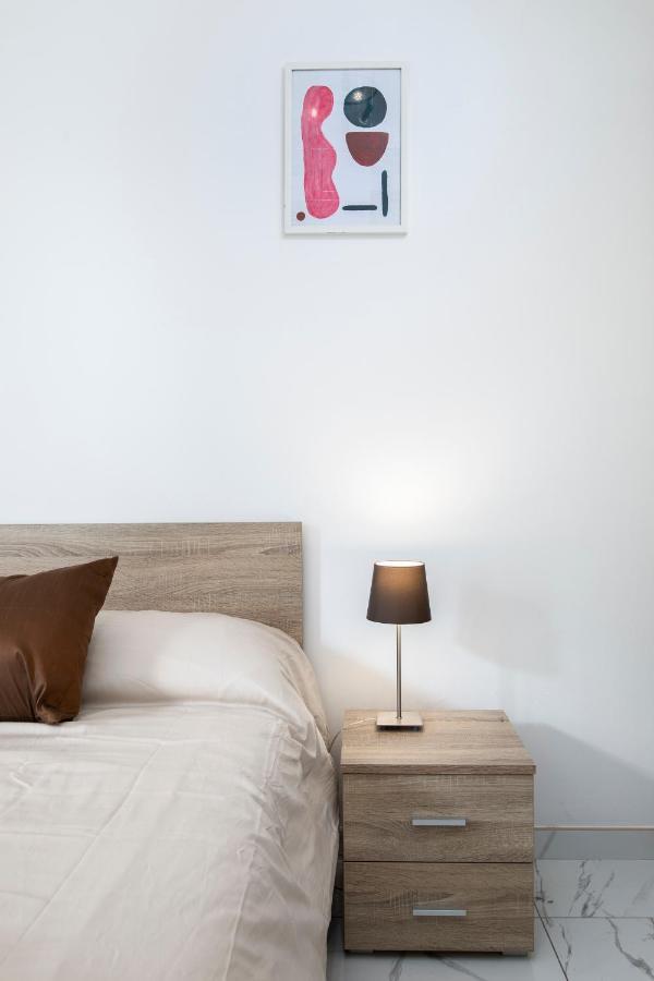 Sea View Apartment 2 Bedrooms 2 Bathrooms, 2 Minutes Away From The Sea San Ġiljan Buitenkant foto