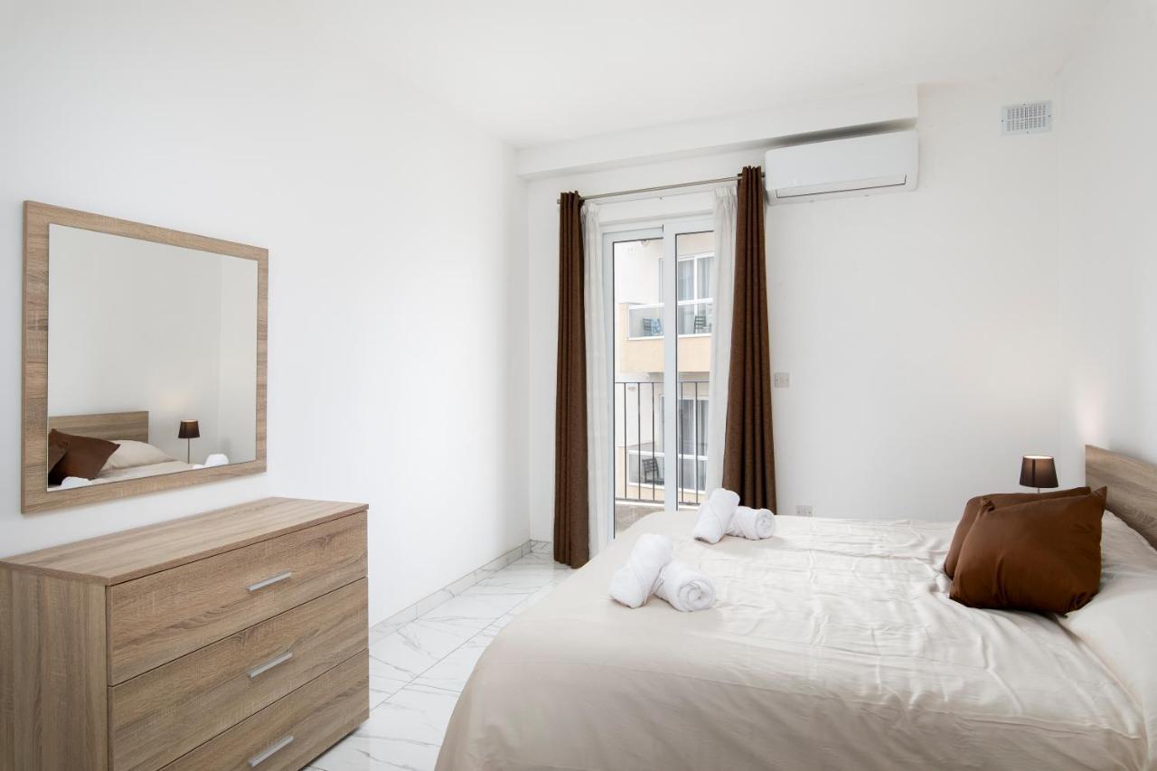 Sea View Apartment 2 Bedrooms 2 Bathrooms, 2 Minutes Away From The Sea San Ġiljan Buitenkant foto